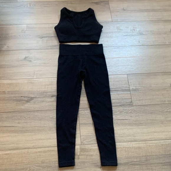 Source Unknown Pants - Women's Black Thick Ribbed Leggings and Sports Bra Unknown Brand